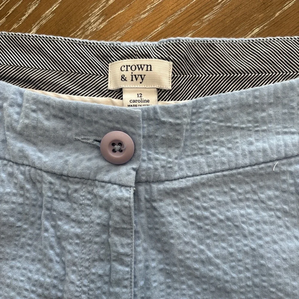 Crown & Ivy Sz 4 CAROLINE Light BLUE TEXTURED Shorts Women's EXCELLENT Fast Ship